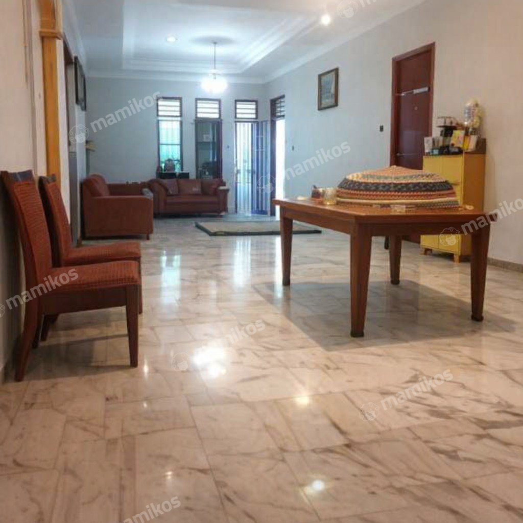 Rumah Sertifikat SHM 5 Kamar Tidur 5 Kamar Mandi Kebon Jeruk Jakarta Barat - Photo 2