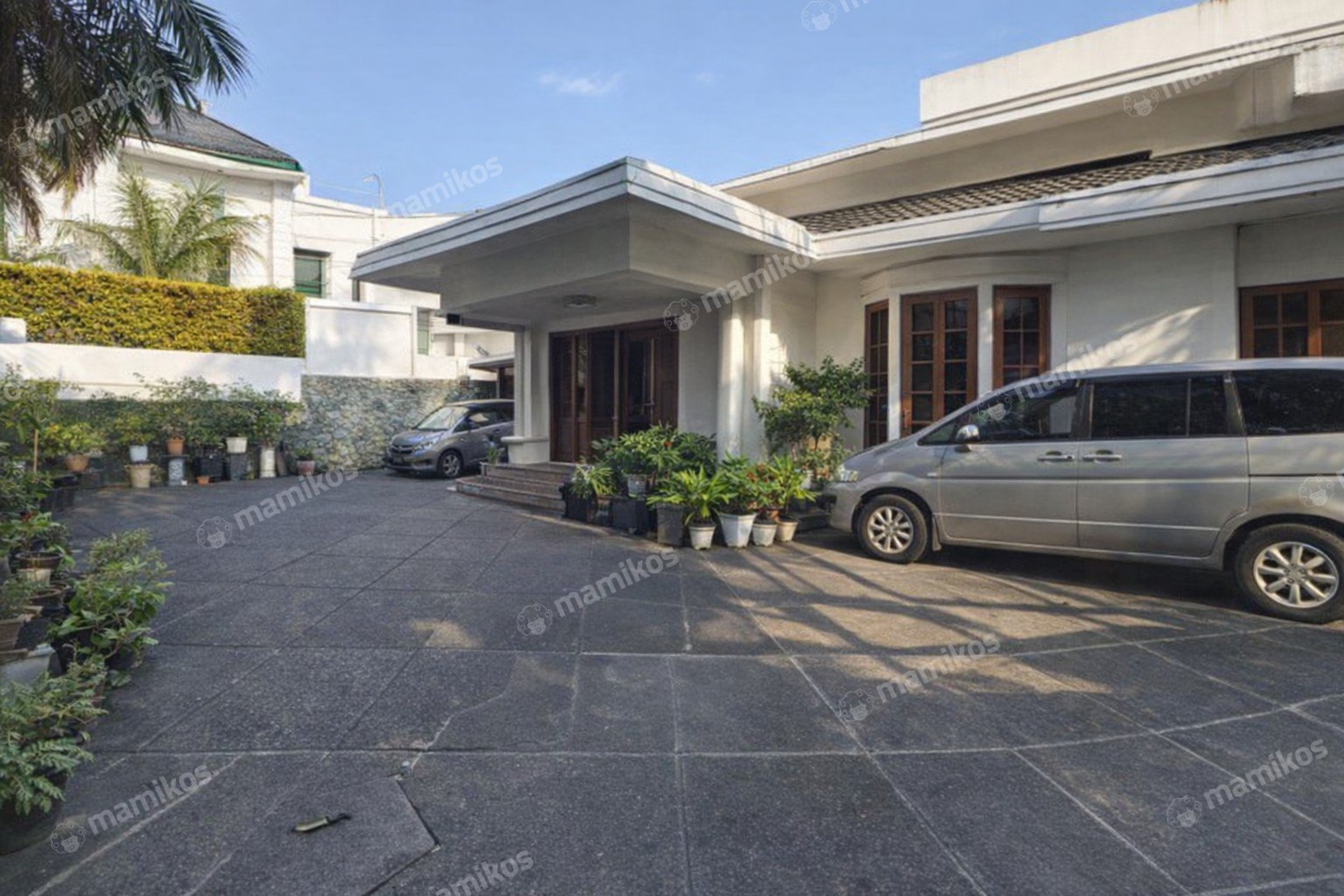 Rumah Sertifikat SHM 5 Kamar Tidur 5 Kamar Mandi Kemang Jakarta Selatan