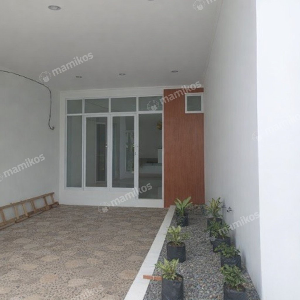 Rumah Sertifikat SHM 3 Kamar Tidur 3 Kamar Mandi Ciracas Jakarta Timur - Photo 2