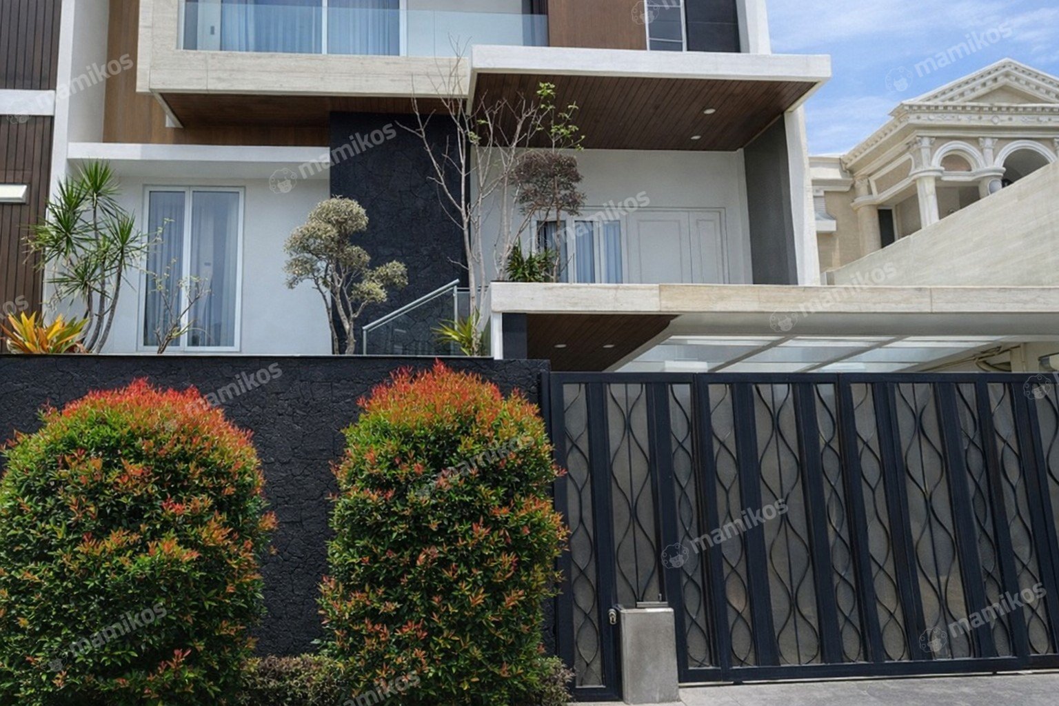 Rumah Sertifikat SHM 6 Kamar Tidur 6 Kamar Mandi Pantai Indah Kapuk Jakarta Utara