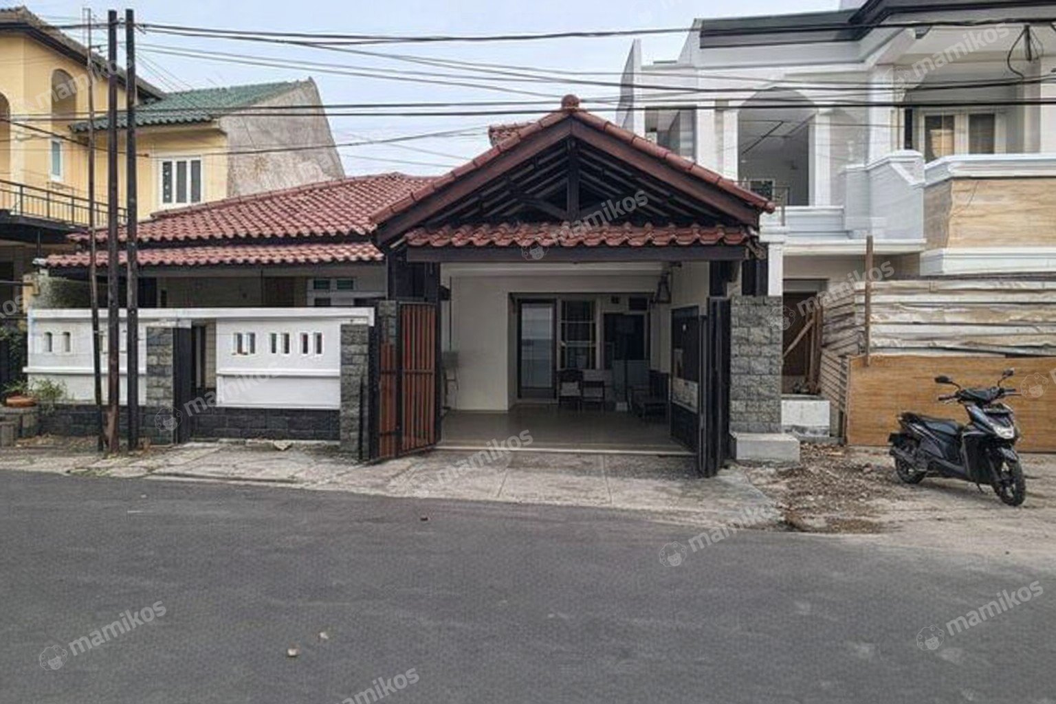 Rumah Sertifikat SHM 4 Kamar Tidur 4 Kamar Mandi Tebet Jakarta Selatan