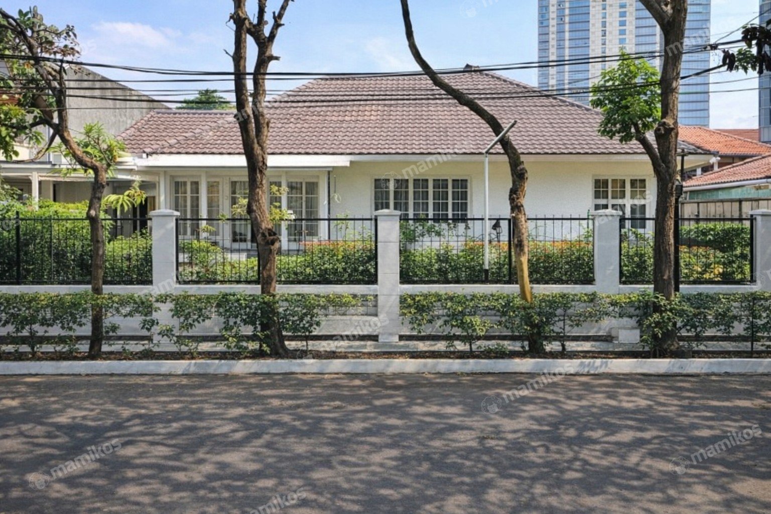 Rumah Sertifikat SHM 4 Kamar Tidur 4 Kamar Mandi Kebayoran Baru Jakarta Selatan