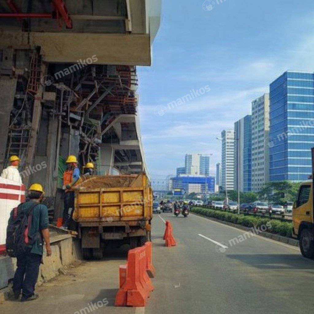 Rumah Sertifikat SHM 5 Kamar Tidur 5 Kamar Mandi Kemang Jakarta Selatan - Photo 2
