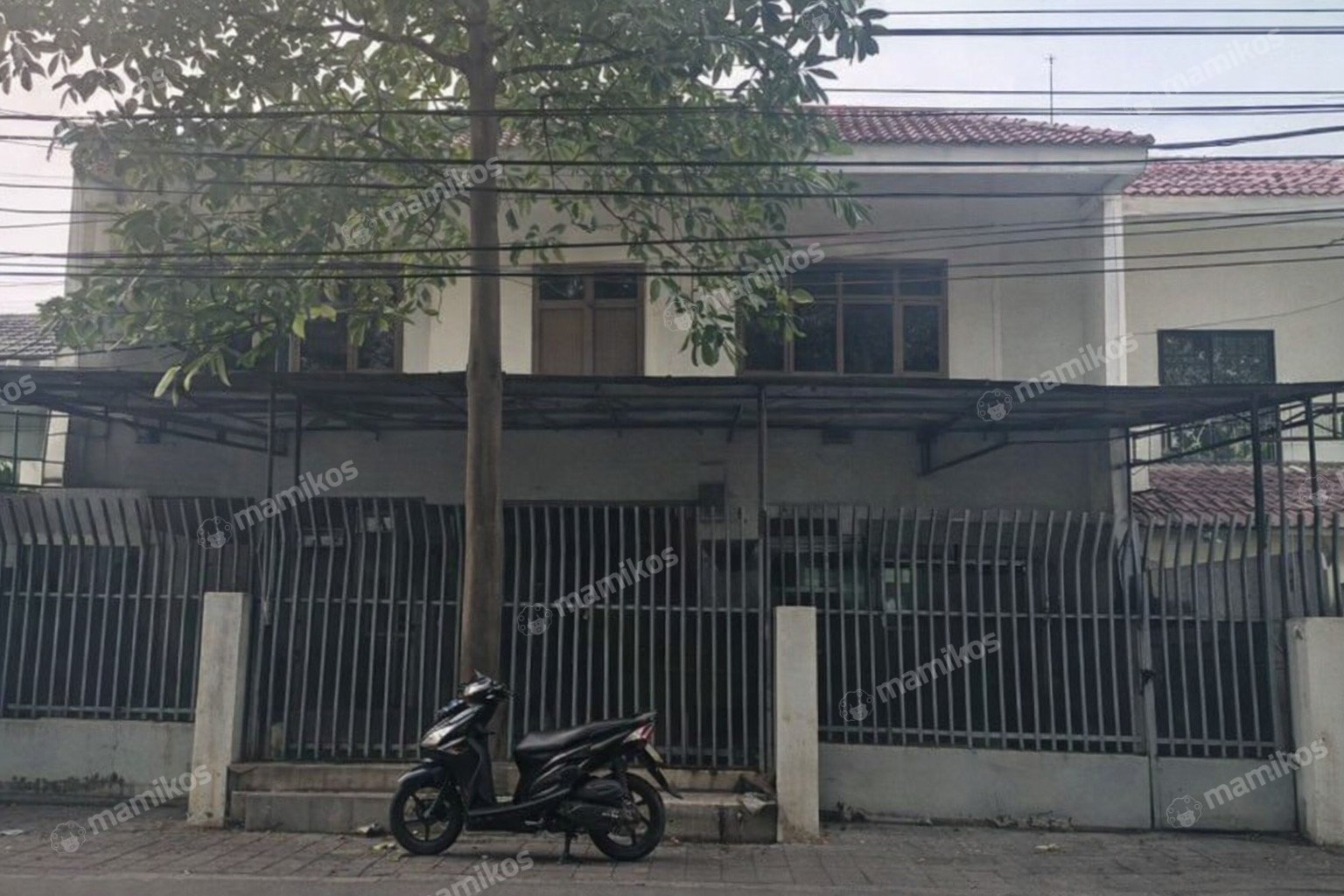 Rumah Sertifikat SHM 8 Kamar Tidur 4 Kamar Mandi Tomang Jakarta Barat