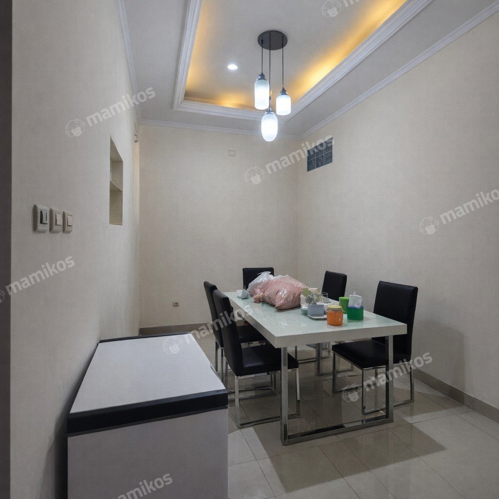 Rumah Sertifikat SHM 6 Kamar Tidur 3 Kamar Mandi Citra Garden Jakarta Barat - Photo 4