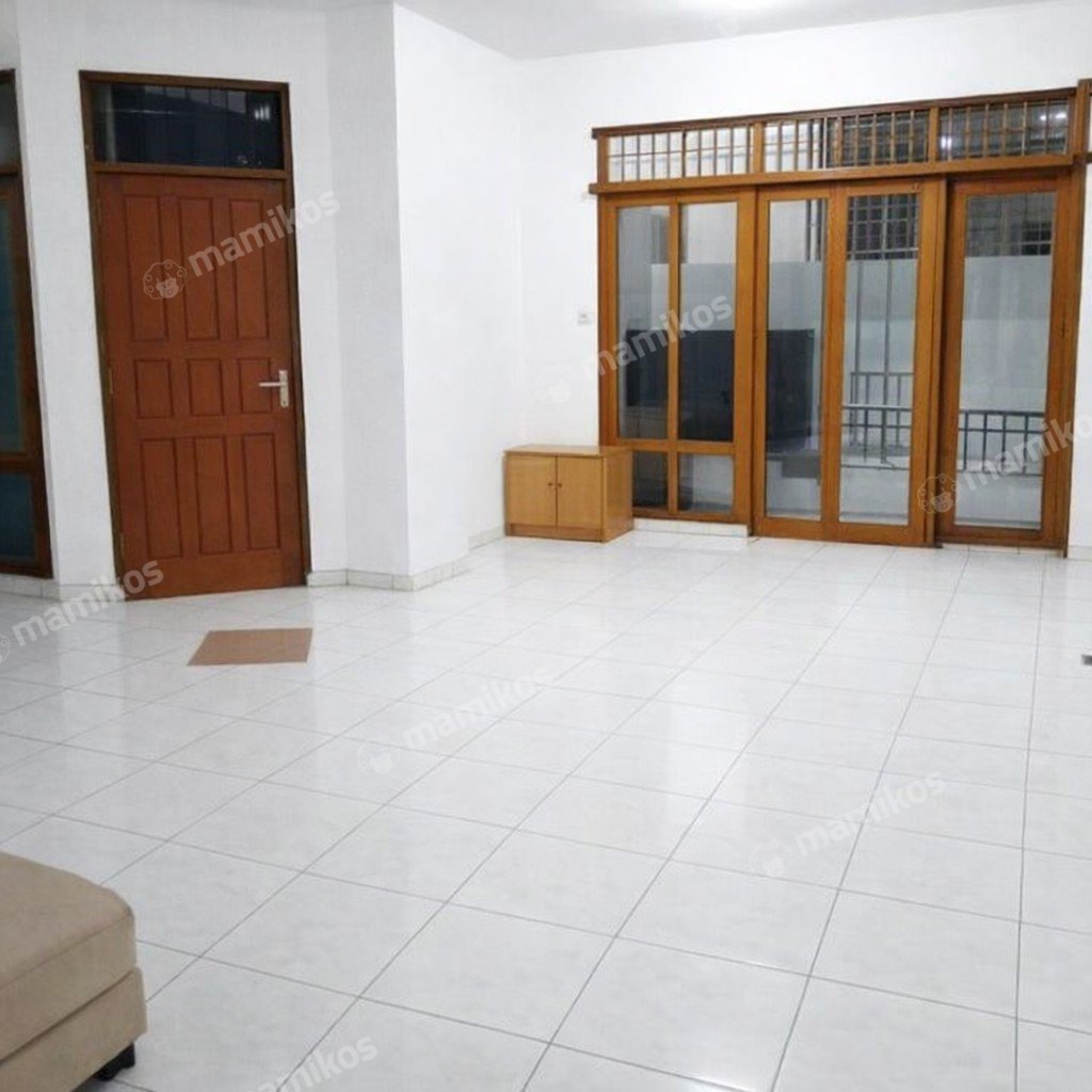 Rumah Sertifikat SHM 6 Kamar Tidur 5 Kamar Mandi Intercon Jakarta Barat - Photo 5