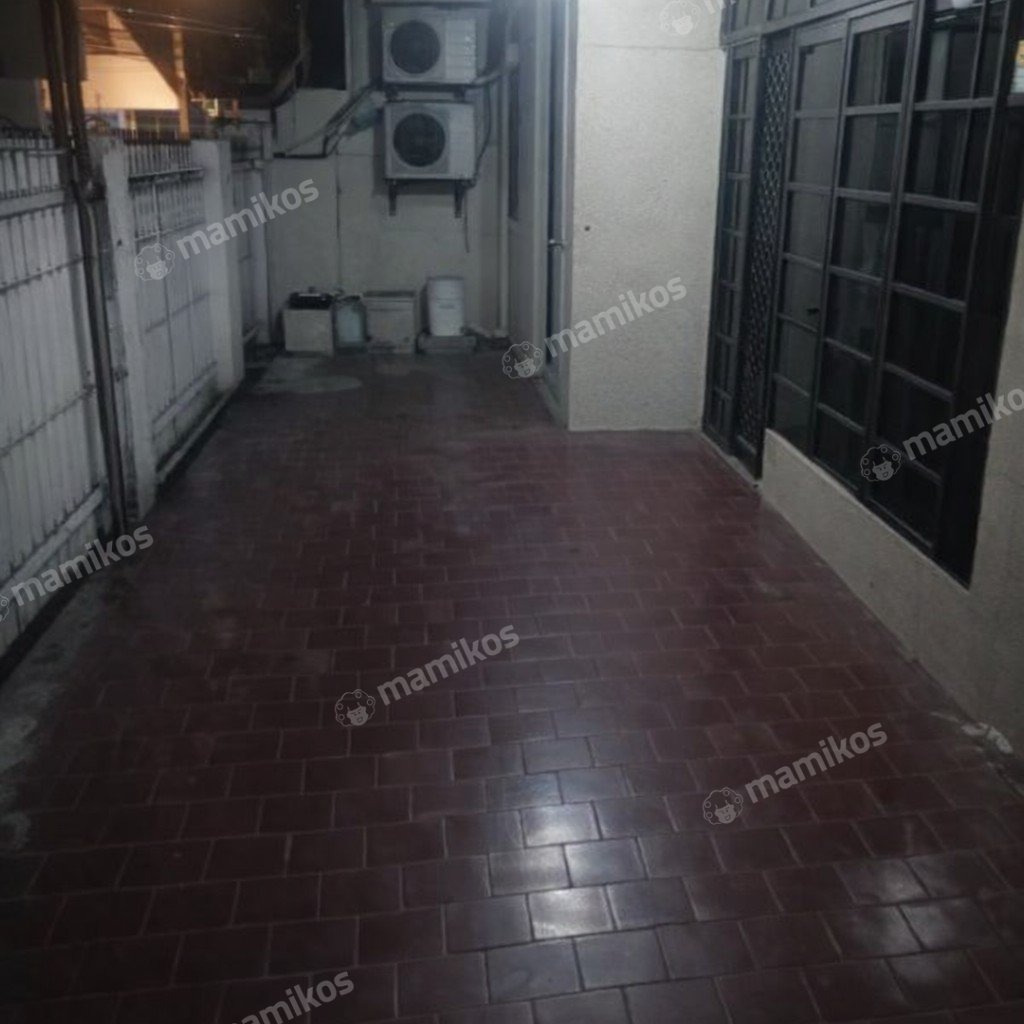 Rumah Sertifikat SHM 5 Kamar Tidur 3 Kamar Mandi Tanjung Duren Jakarta Barat - Photo 2