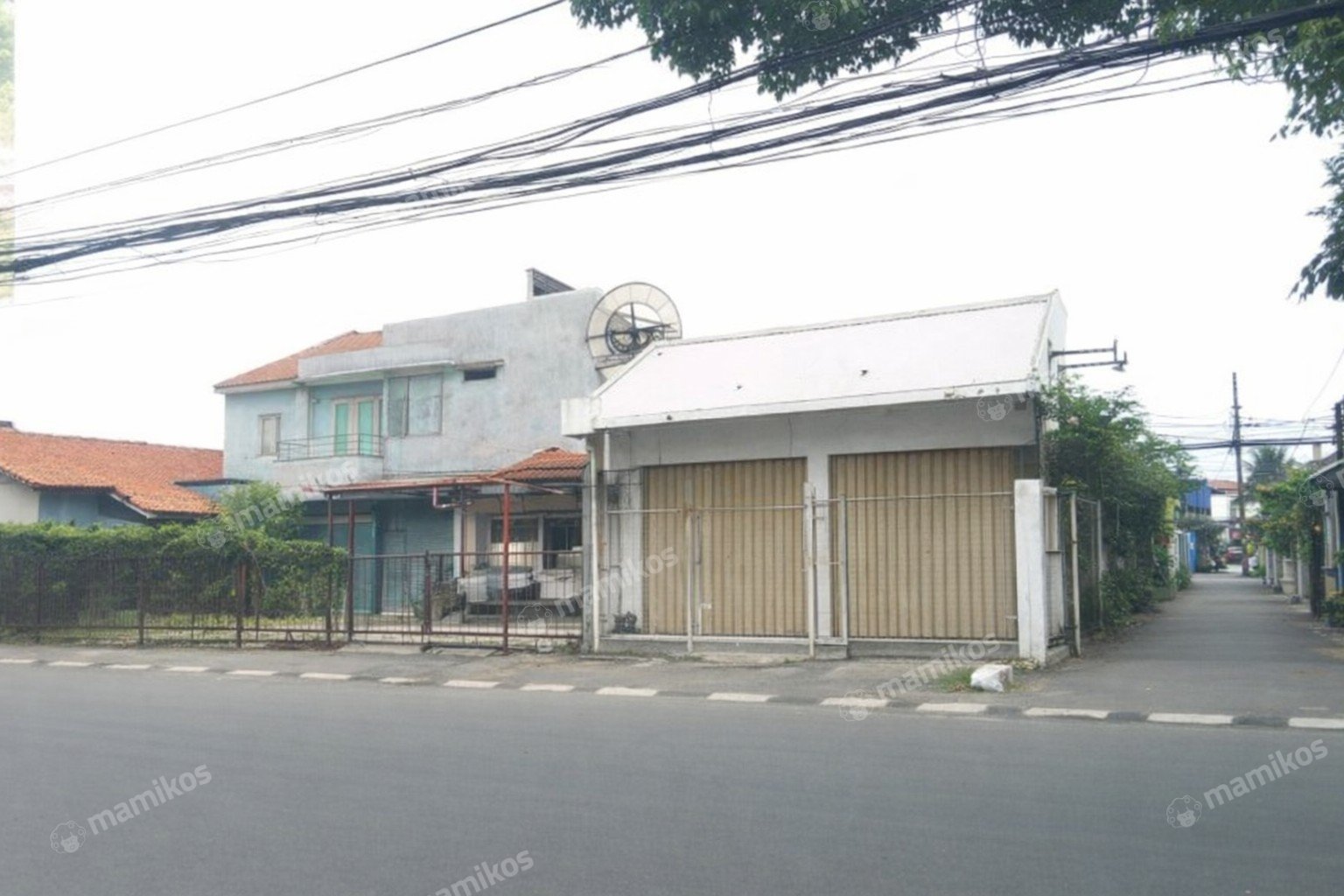 Rumah Sertifikat HGB 8 Kamar Tidur 4 Kamar Mandi Kramat Jati Jakarta Timur - Photo 2