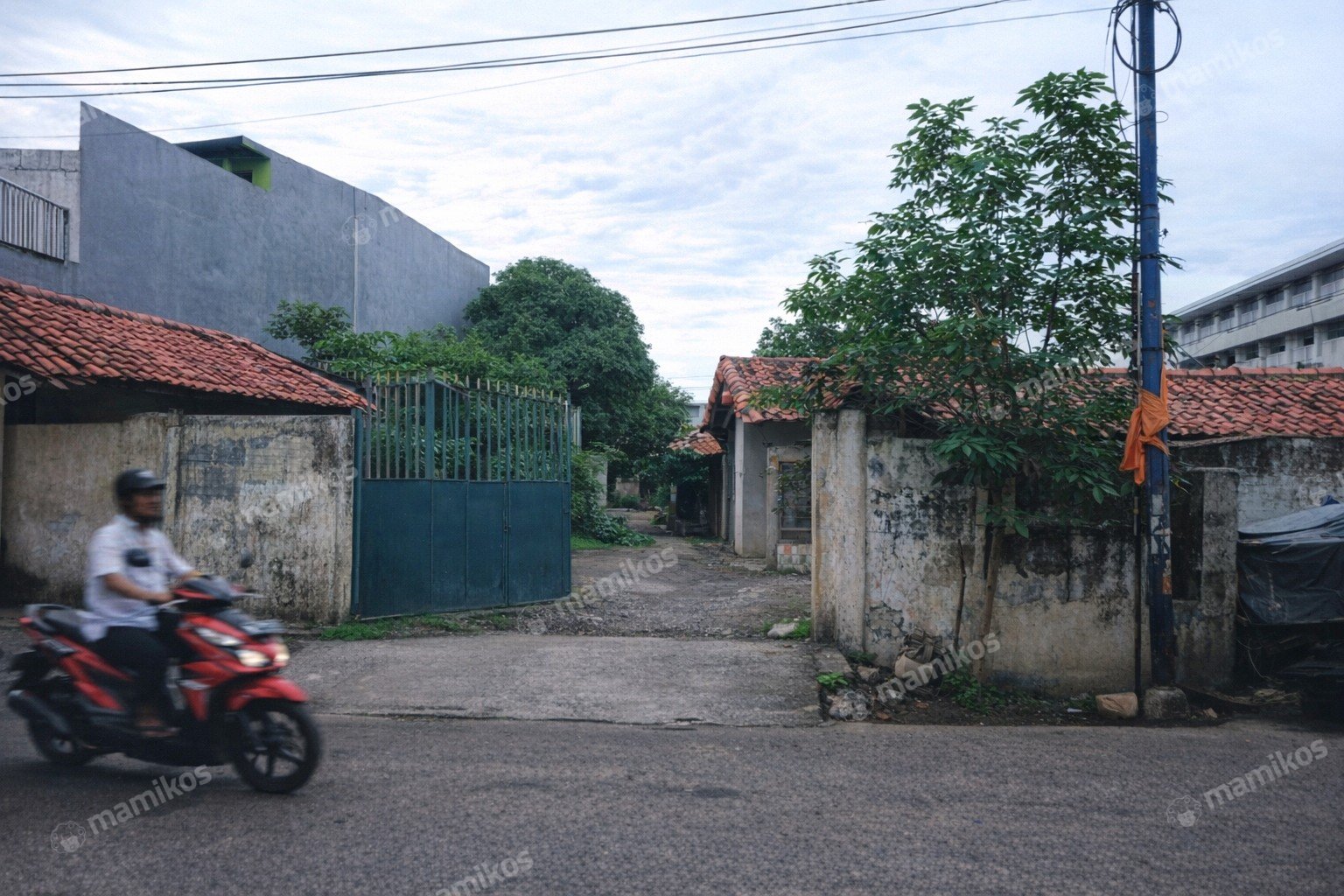 Rumah Sertifikat SHM 5 Kamar Tidur 5 Kamar Mandi Cengkareng Jakarta Barat - Photo 2