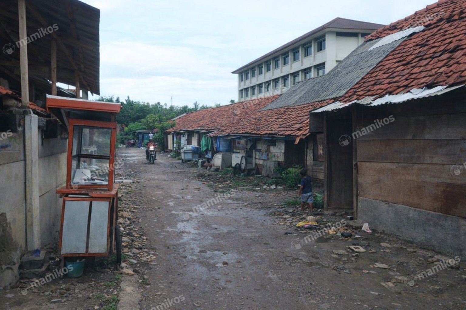 Rumah Sertifikat SHM 5 Kamar Tidur 5 Kamar Mandi Cengkareng Jakarta Barat - Photo 3