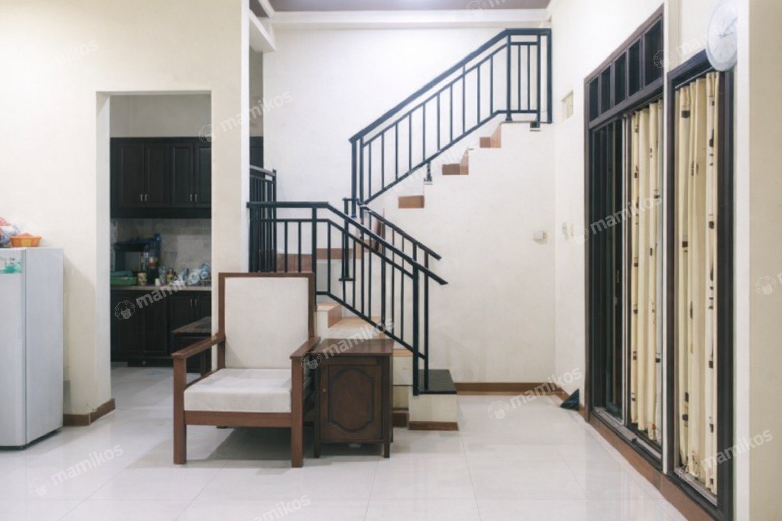 Rumah 3 Kamar Tidur 2 Kamar Mandi 2 Lantai Cakung Jakarta Timur - Photo 2