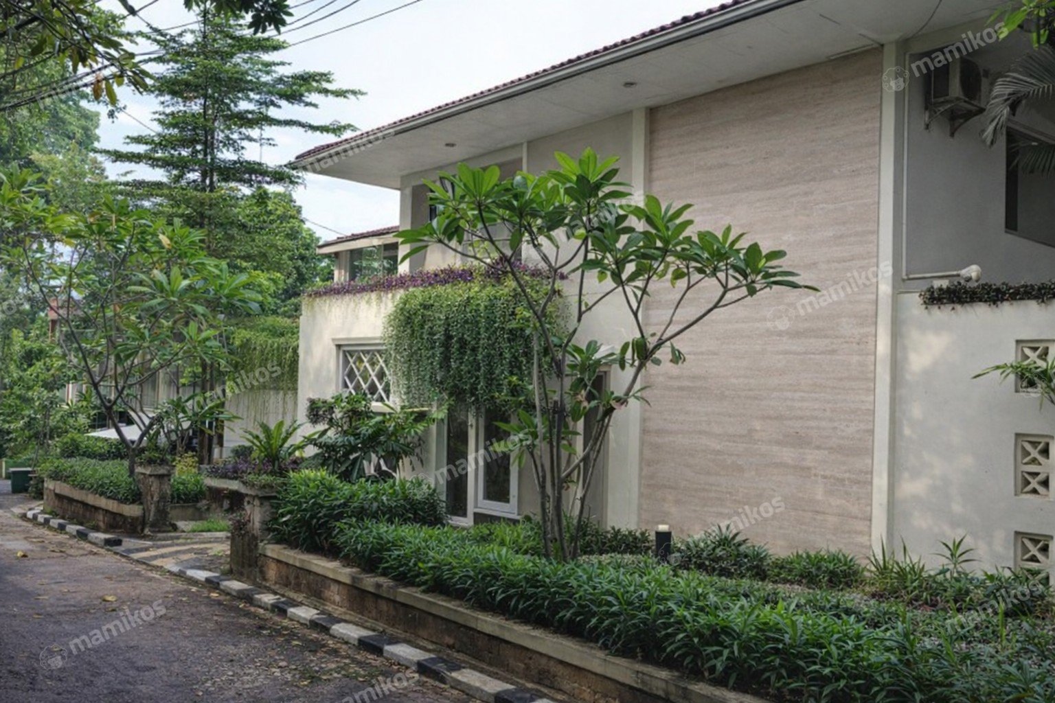 Rumah Sertifikat SHM 4 Kamar Tidur 4 Kamar Mandi Cilandak Jakarta Selatan