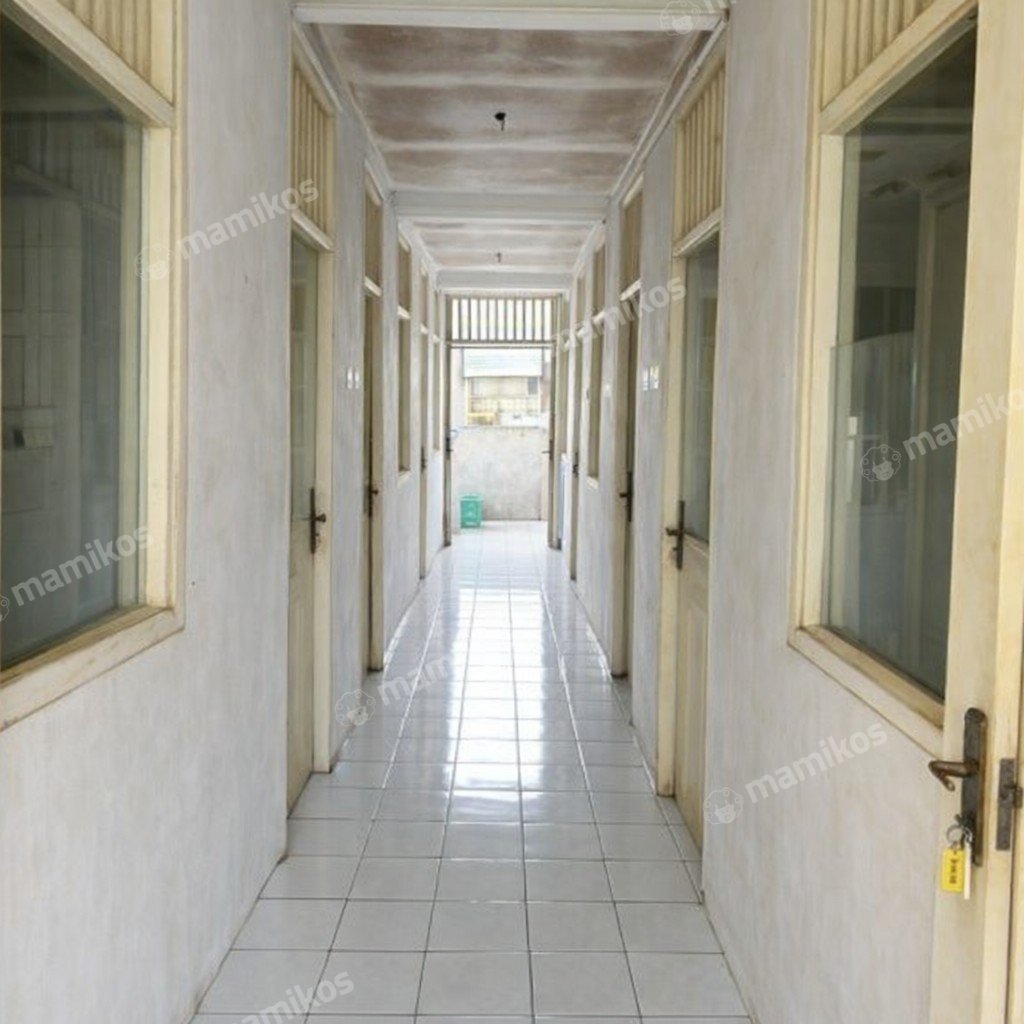 Rumah Sertifikat SHM 5 Kamar Tidur 5 Kamar Mandi Lubang Buaya Jakarta Timur - Photo 5