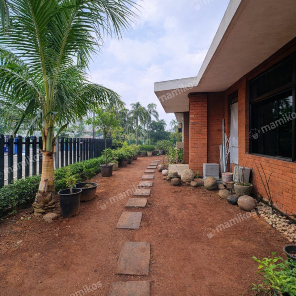 Rumah Sertifikat SHM 5 Kamar Tidur 5 Kamar Mandi Sunrise Garden Jakarta Barat - Photo 5