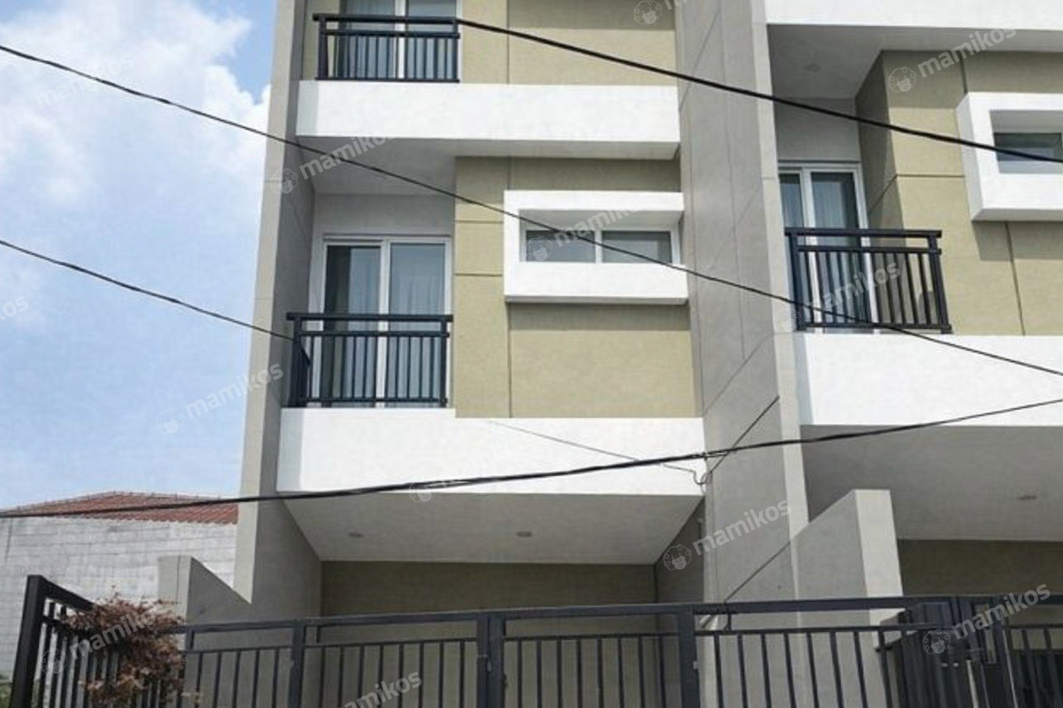 Rumah Sertifikat SHM 3 Kamar Tidur 3 Kamar Mandi Muara Karang Jakarta Utara