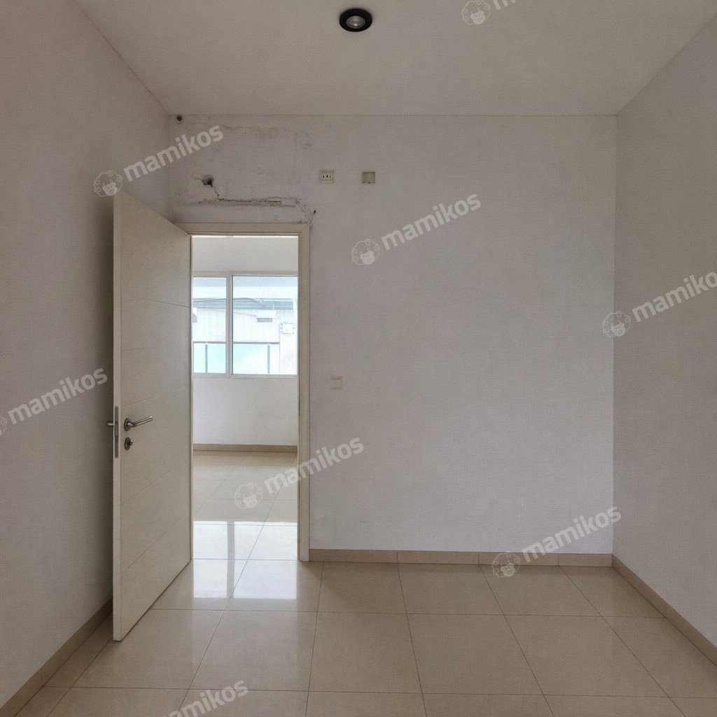 Rumah Sertifikat SHM 3 Kamar Tidur 2 Kamar Mandi Green Lake City Jakarta Barat - Photo 4