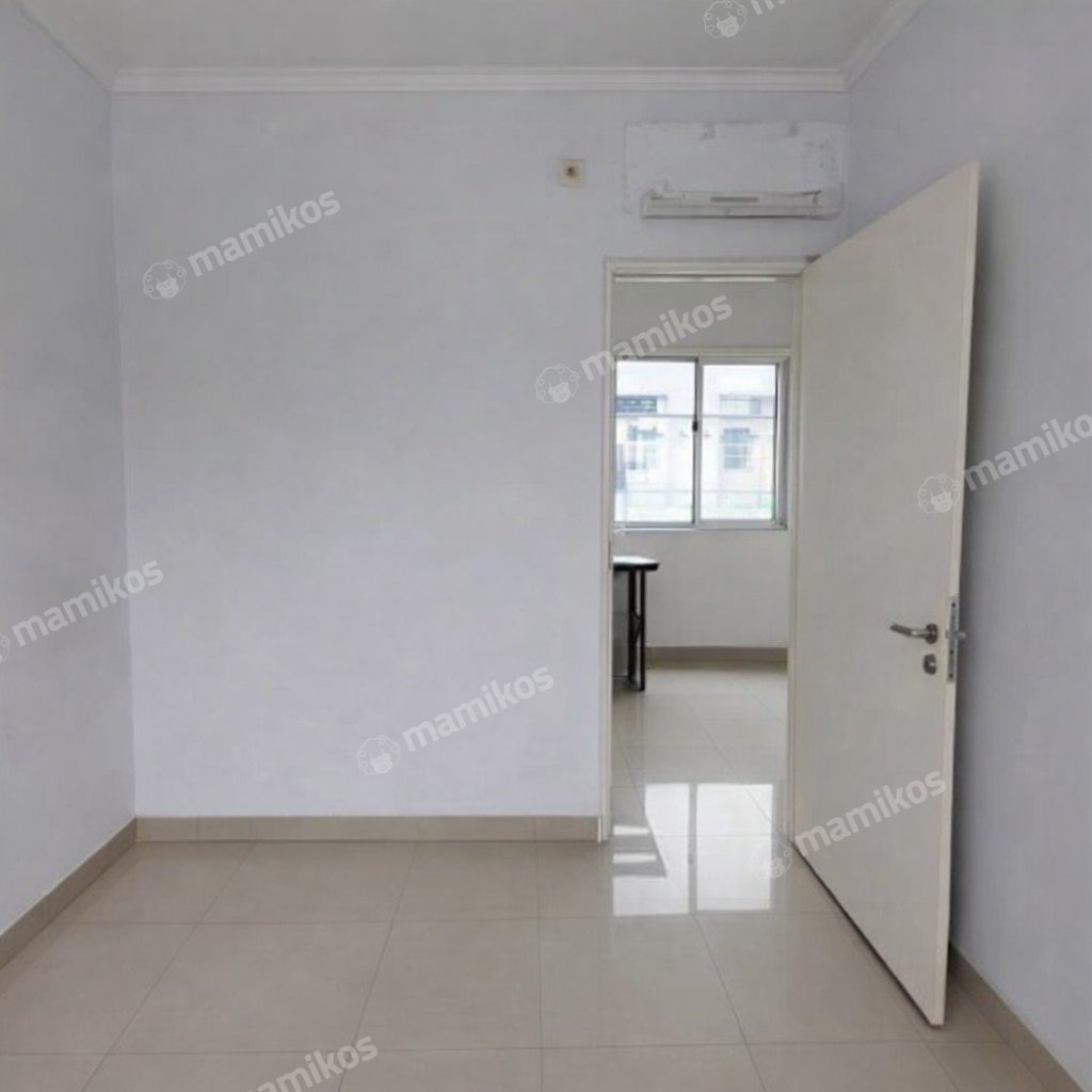 Rumah Sertifikat SHM 3 Kamar Tidur 2 Kamar Mandi Green Lake City Jakarta Barat - Photo 5