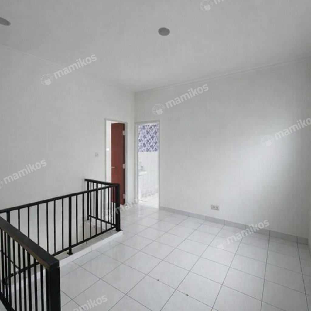 Rumah Sertifikat SHM 5 Kamar Tidur 4 Kamar Mandi Kota Wisata Jakarta Timur - Photo 5