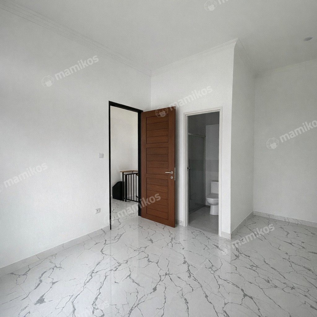 Rumah Sertifikat SHM 3 Kamar Tidur 2 Kamar Mandi Kalisari Jakarta Timur - Photo 3