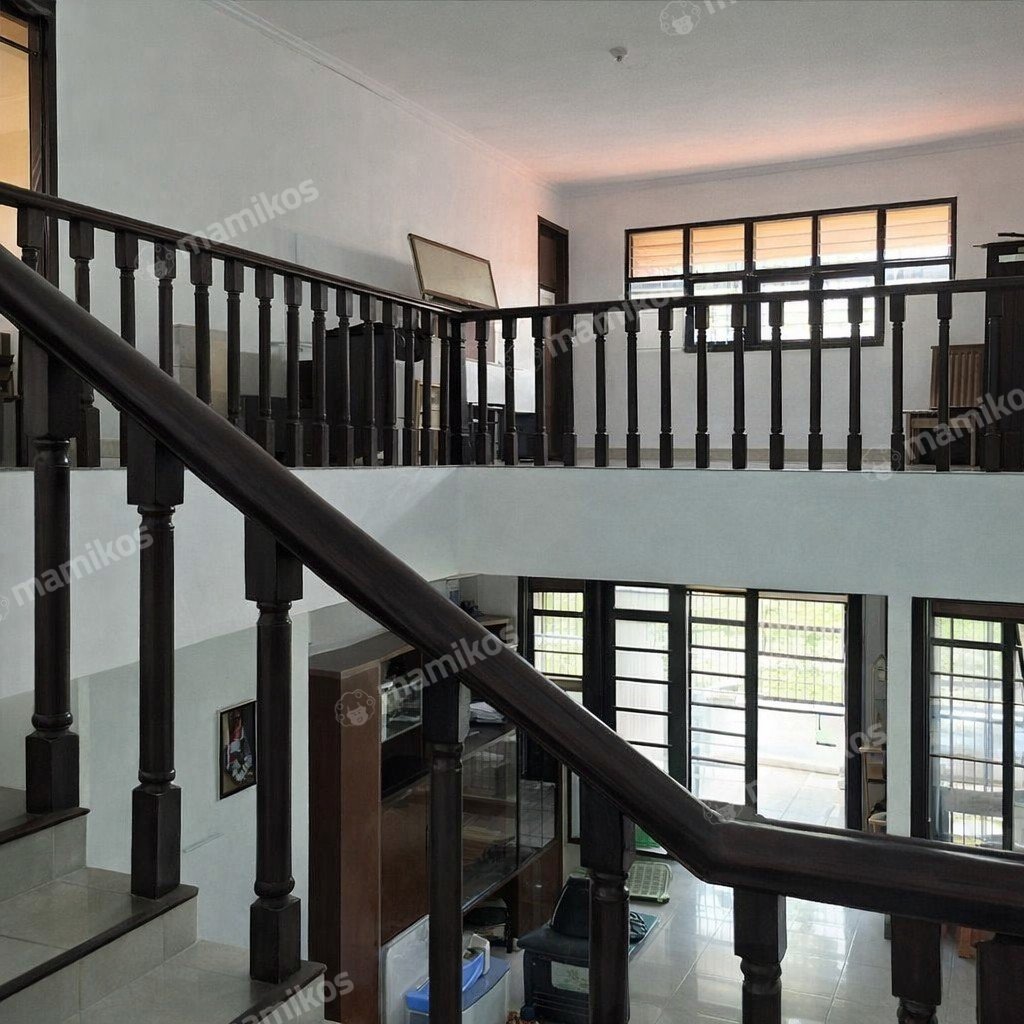Rumah Sertifikat SHM 4 Kamar Tidur 2 Kamar Mandi Cipete Jakarta Selatan - Photo 2