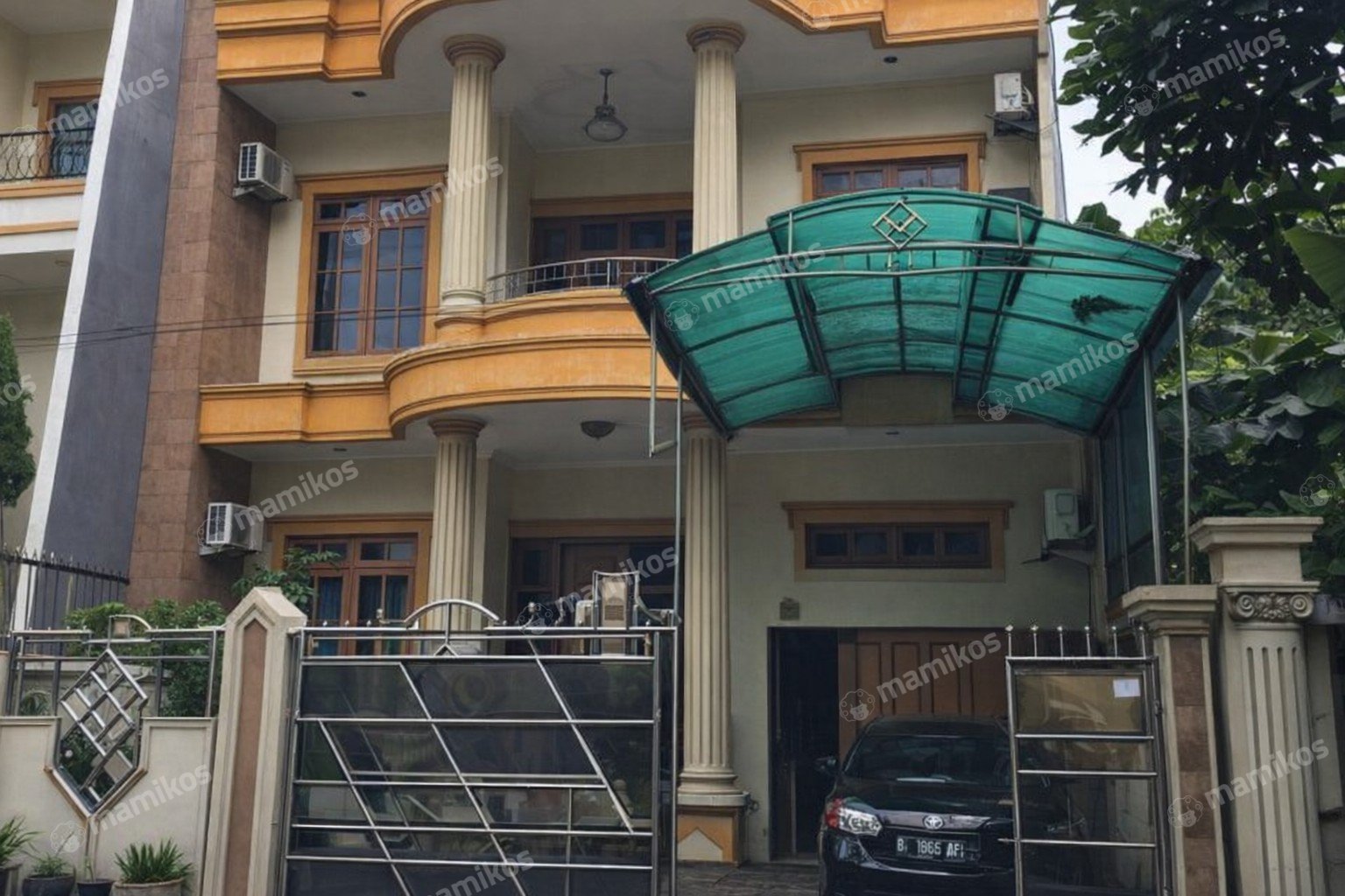 Rumah Sertifikat SHM 4 Kamar Tidur 5 Kamar Mandi Taman Palem Jakarta Barat