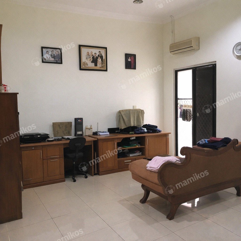 Rumah Sertifikat SHM 4 Kamar Tidur 5 Kamar Mandi Taman Palem Jakarta Barat - Photo 5
