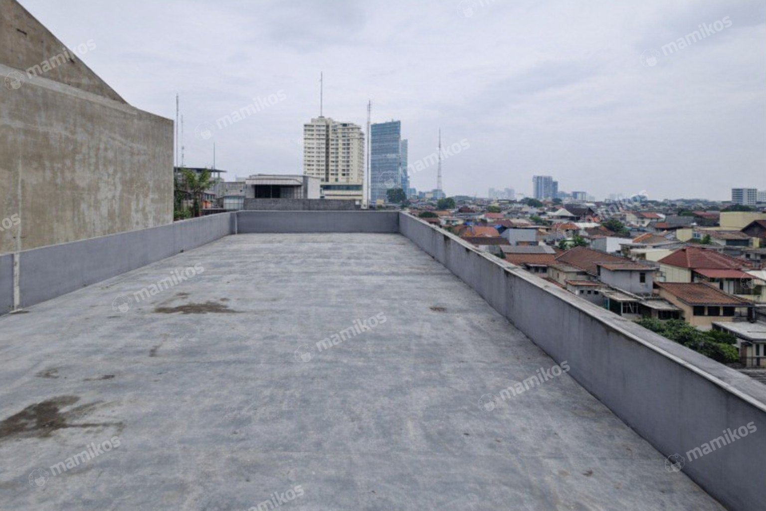 Rumah Sertifikat HGB 4 Kamar Mandi 4 Lantai Kebon Jeruk Jakarta Barat - Photo 2
