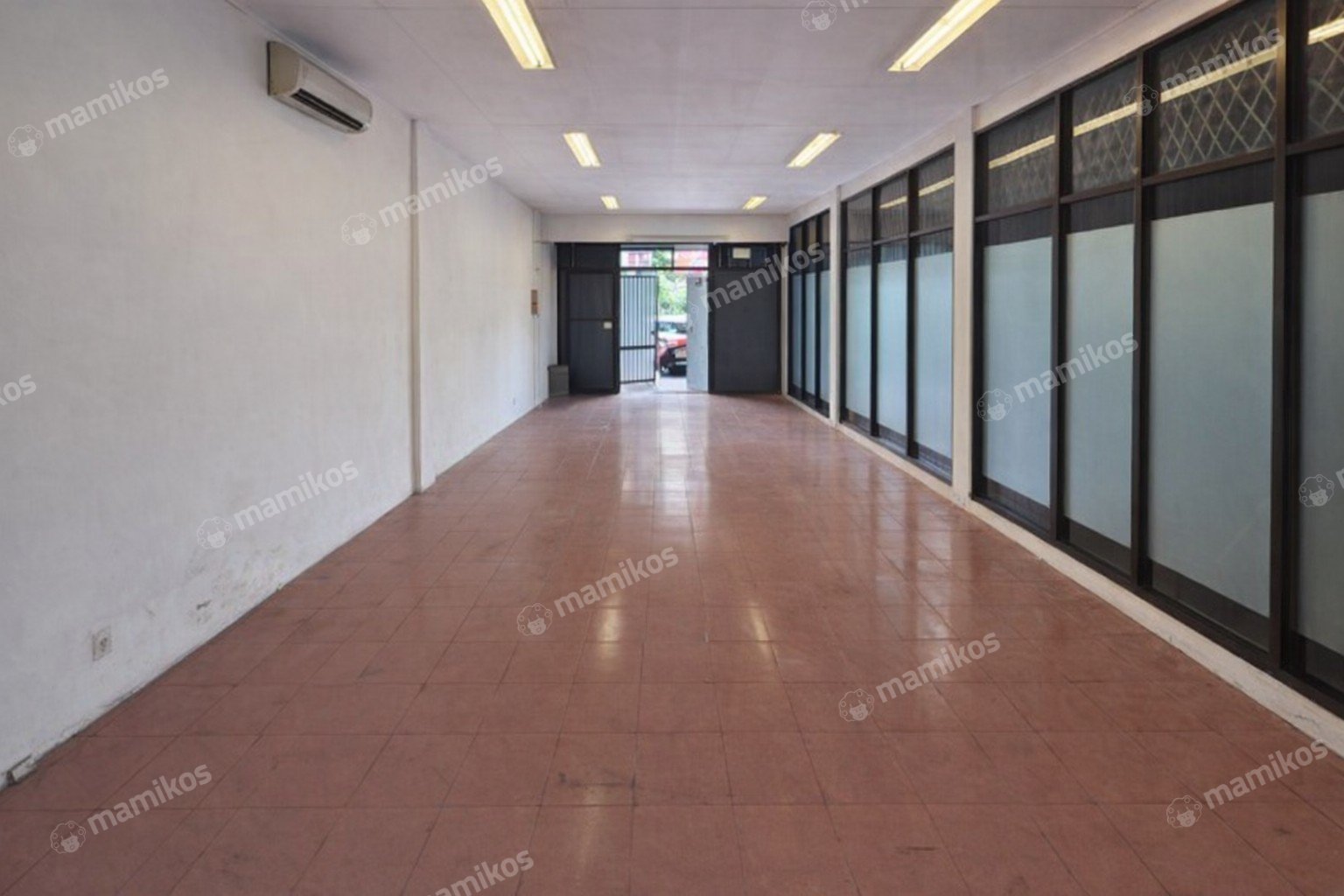 Rumah Sertifikat HGB 4 Kamar Mandi 4 Lantai Kebon Jeruk Jakarta Barat - Photo 4