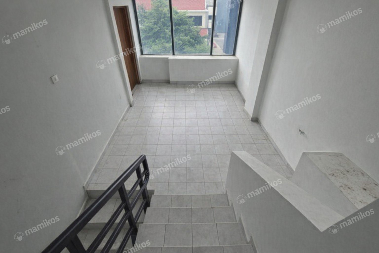Rumah Sertifikat HGB 4 Kamar Mandi 4 Lantai Kebon Jeruk Jakarta Barat - Photo 5