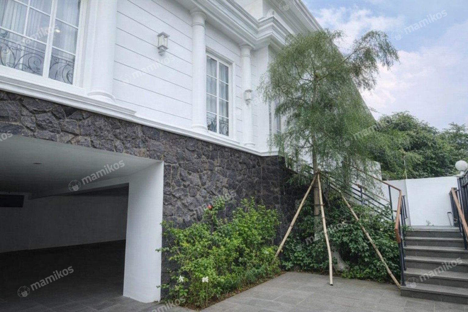 Rumah Sertifikat SHM 5 Kamar Tidur 5 Kamar Mandi Kemang Jakarta Selatan