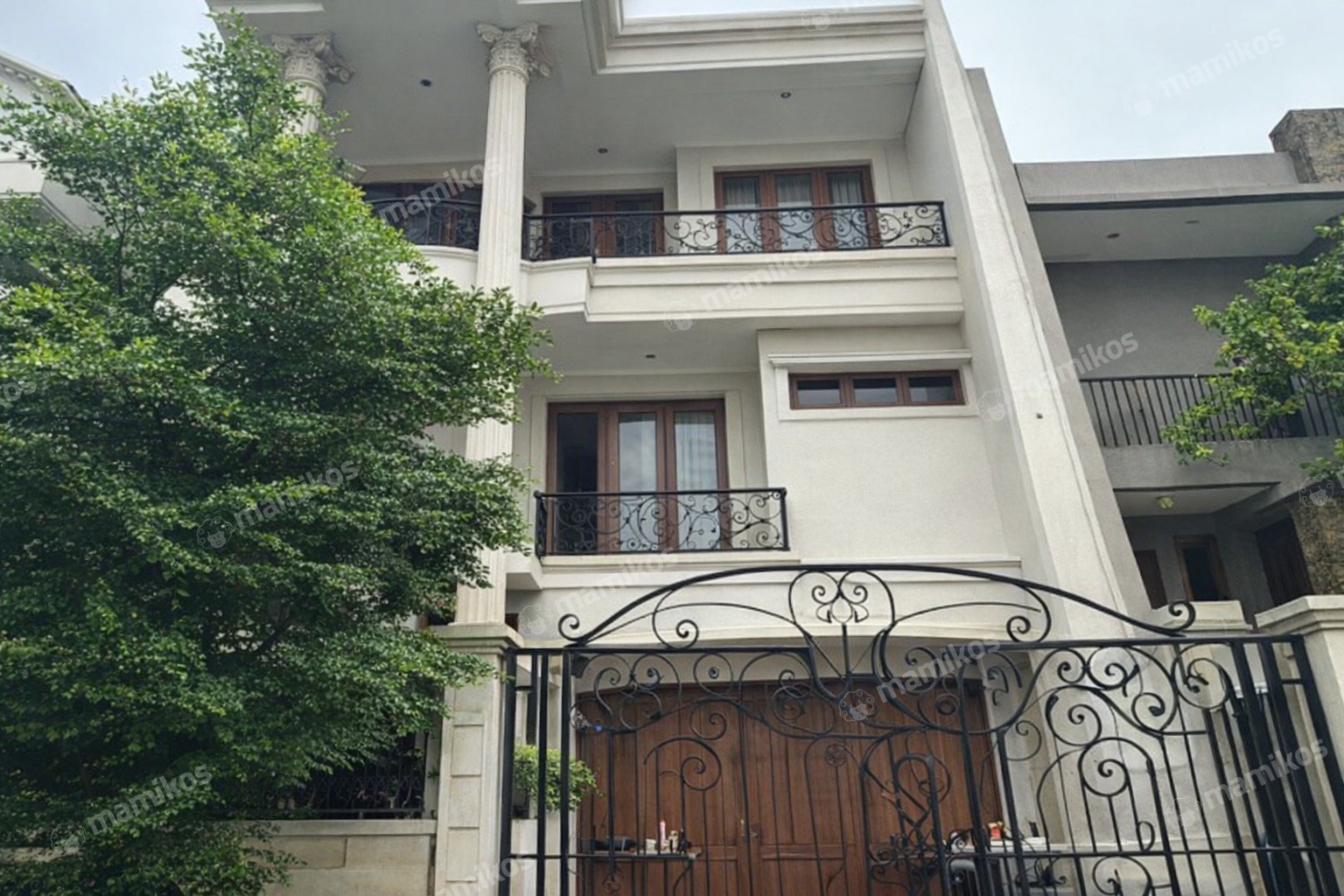 Rumah 5KT 4KM Permata Buana Jakarta Barat