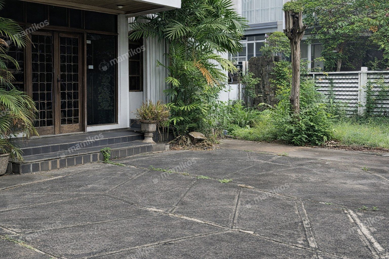 Rumah Sertifikat SHM 6 Kamar Tidur 4 Kamar Mandi Sunrise Garden Jakarta Barat