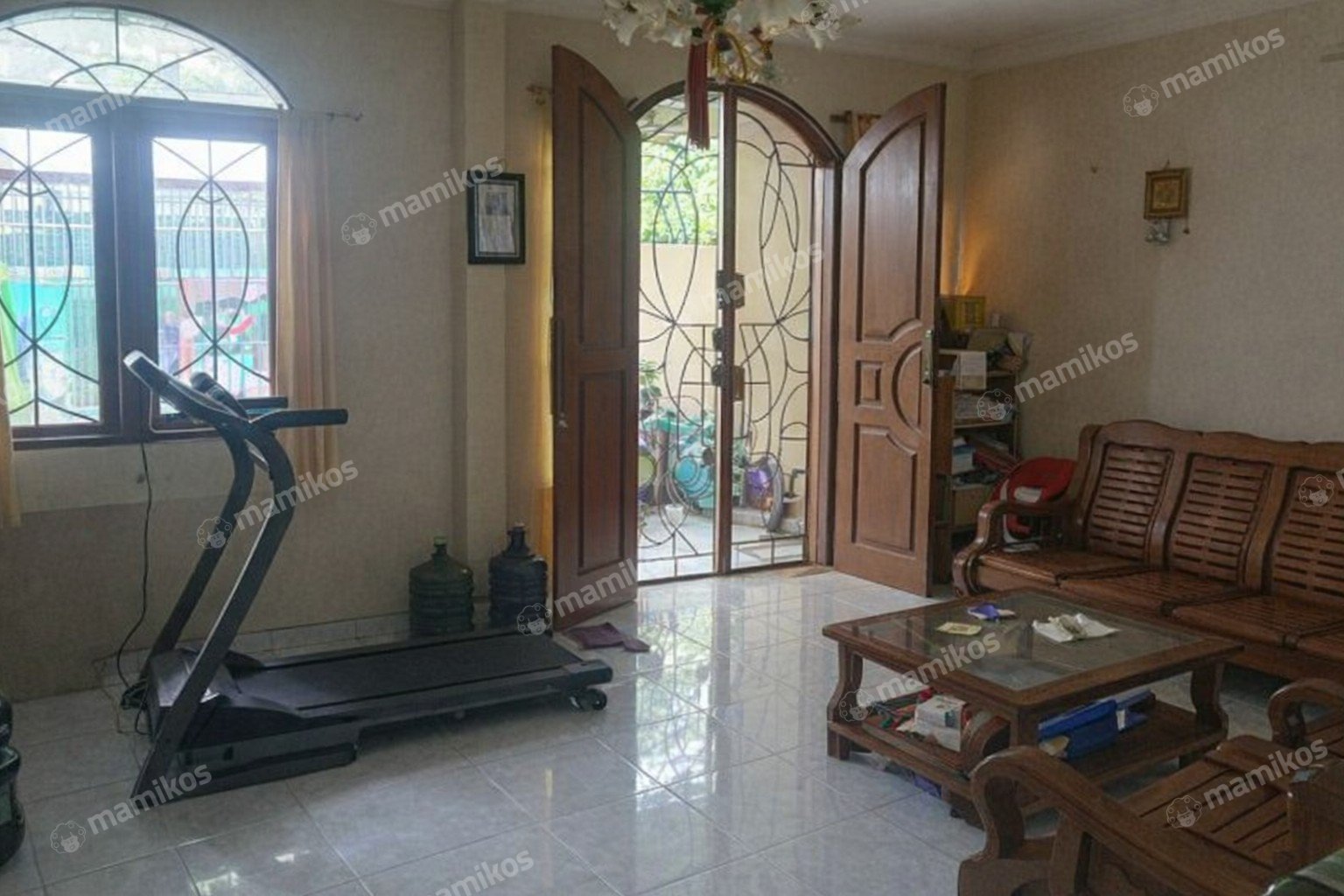 Rumah Sertifikat SHM 4 Kamar Tidur 2 Kamar Mandi Taman Palem Jakarta Barat
