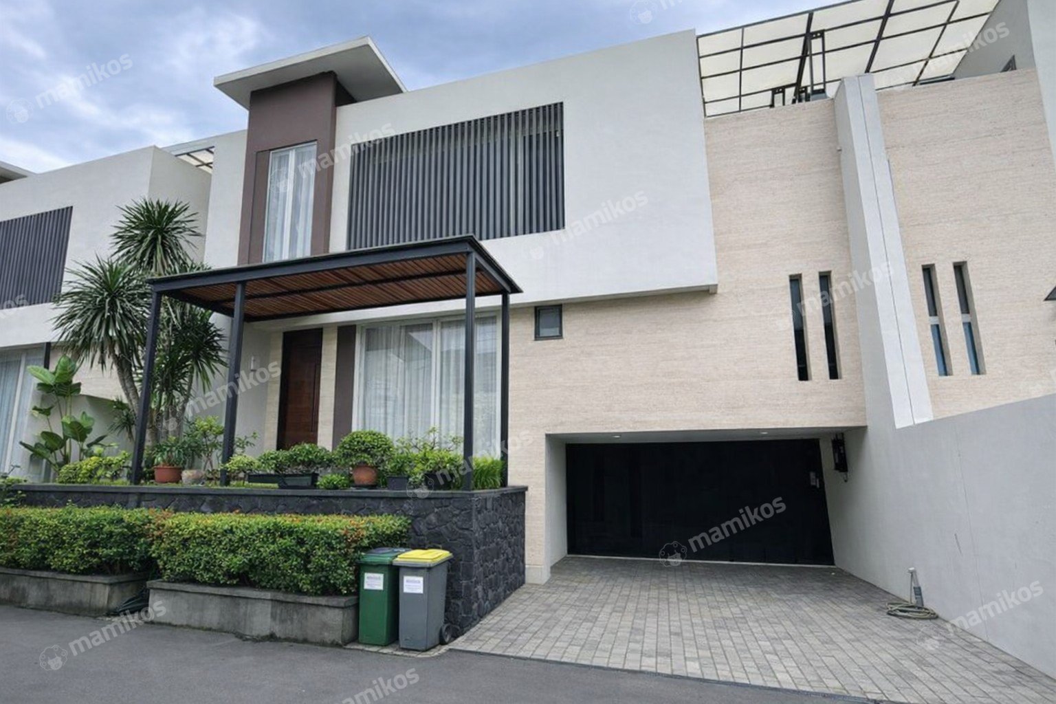Rumah Sertifikat SHM 3 Kamar Tidur 3 Kamar Mandi Cipete Jakarta Selatan