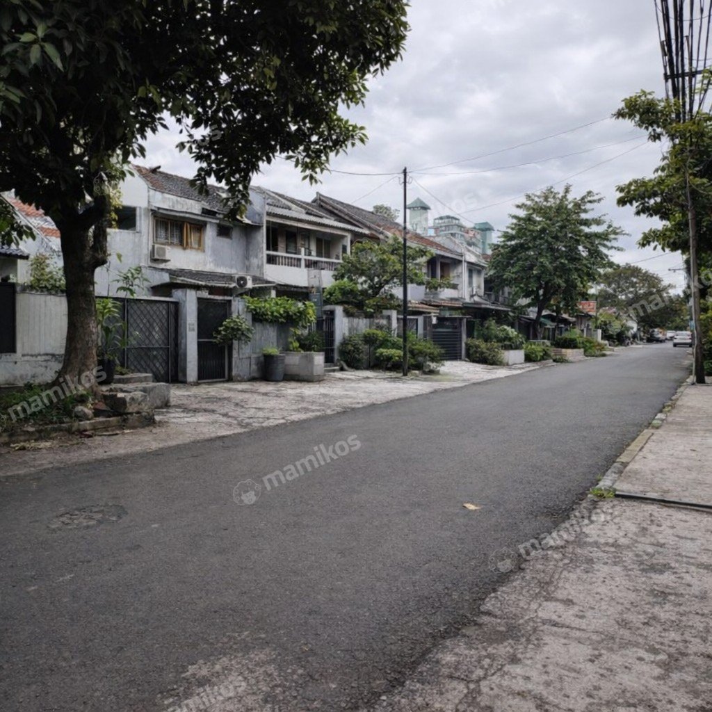 Rumah Sertifikat SHM 3 Kamar Tidur 3 Kamar Mandi Kebayoran Baru Jakarta Selatan - Photo 2