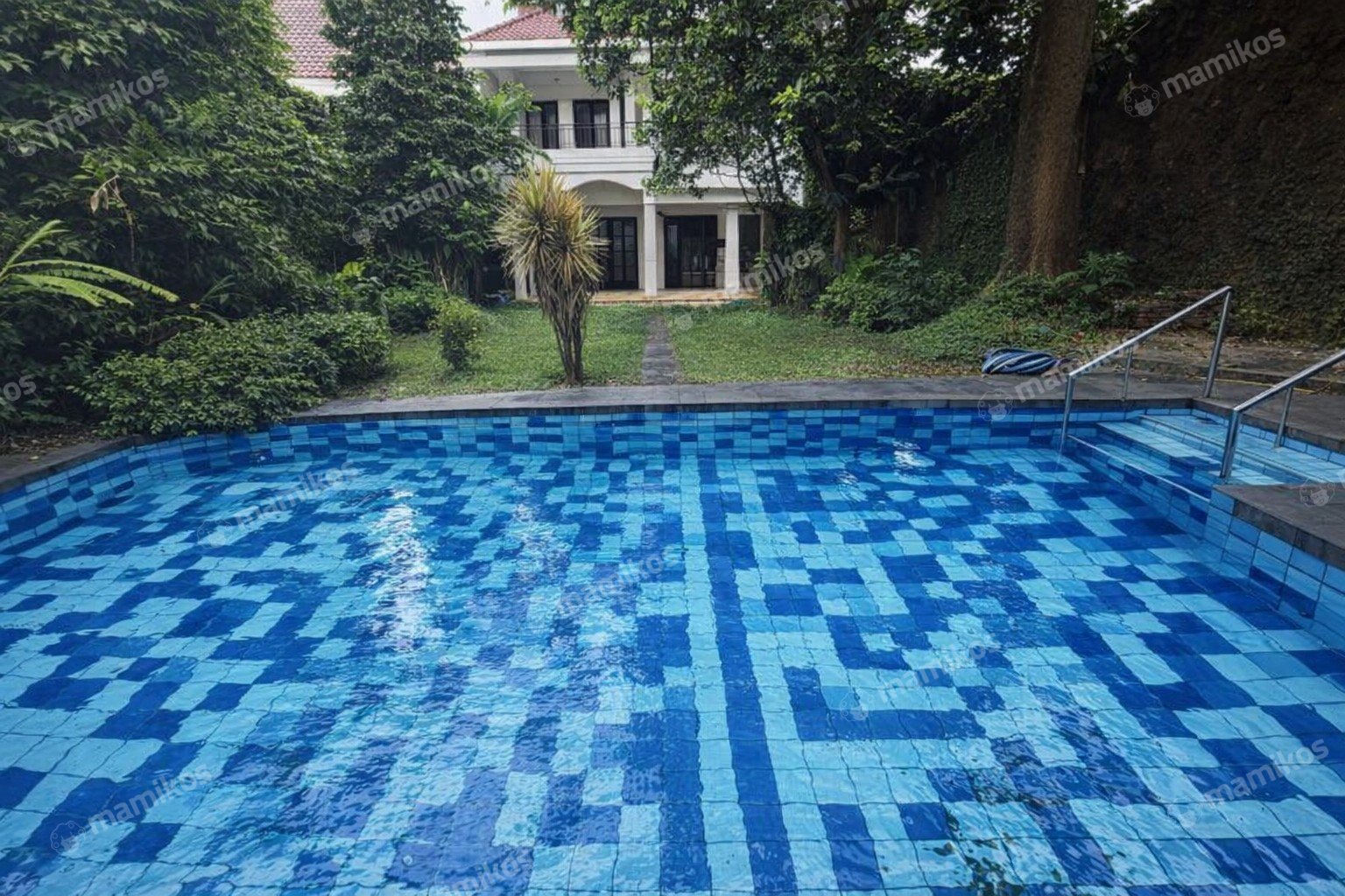 Rumah Sertifikat SHM 5 Kamar Tidur 4 Kamar Mandi Kemang Jakarta Selatan