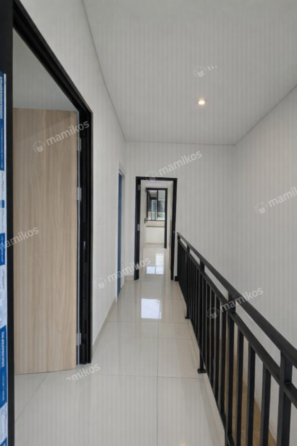 Rumah Sertifikat SHM 4 Kamar Tidur 3 Kamar Mandi Tanjung Duren Jakarta Barat - Photo 5
