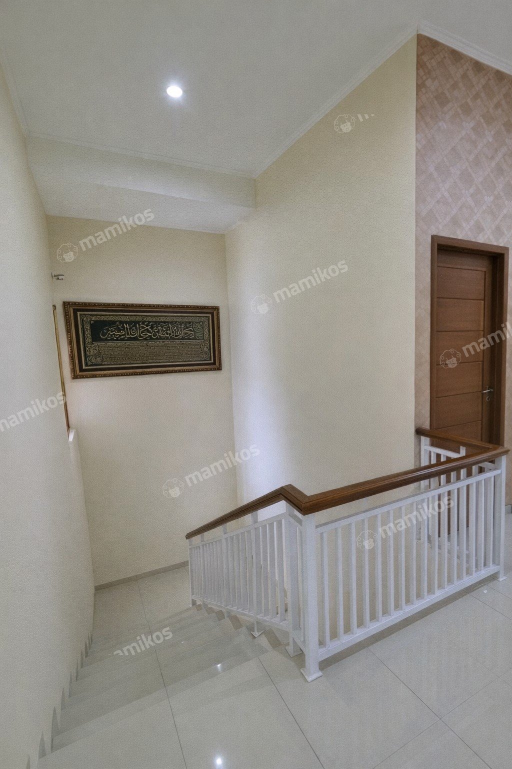 Rumah 4 Kamar Tidur 5 Kamar Mandi 2 Lantai Cibubur Jakarta Timur - Photo 2