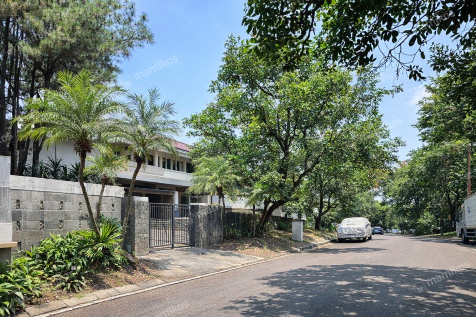 Rumah Sertifikat SHM 6 Kamar Tidur 6 Kamar Mandi Pondok Indah Jakarta Selatan
