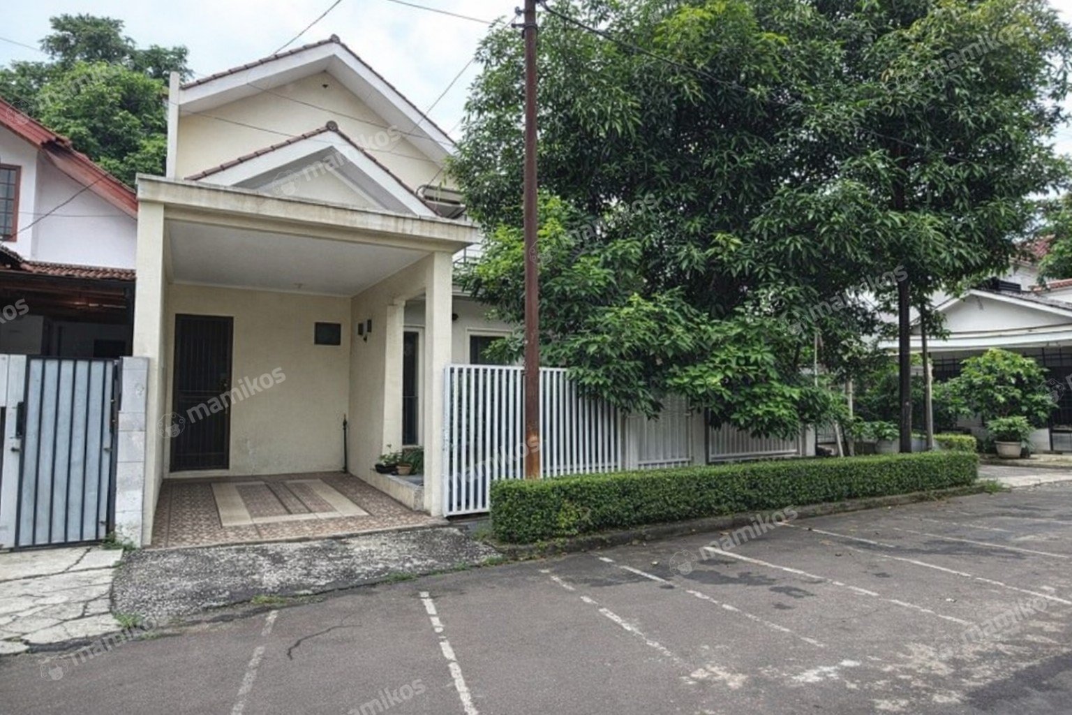 Rumah Sertifikat SHM 3 Kamar Tidur 4 Kamar Mandi Sektor 2 - Bintaro Jakarta Selatan