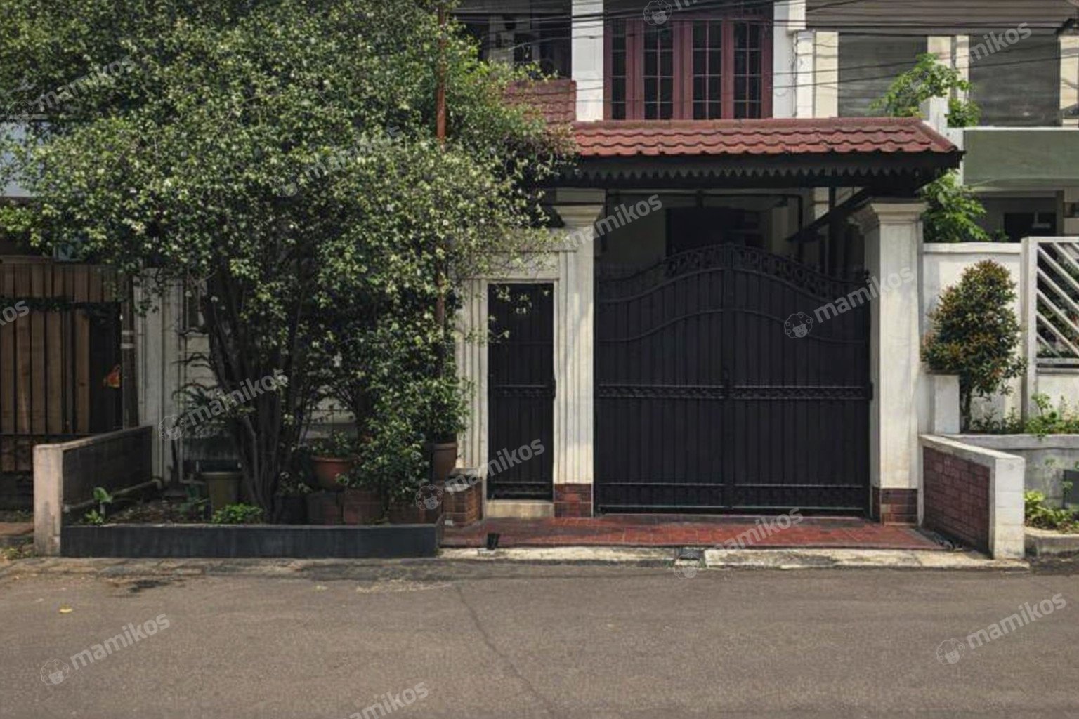 Rumah Sertifikat SHM 6 Kamar Tidur 6 Kamar Mandi Kebayoran Baru Jakarta Selatan