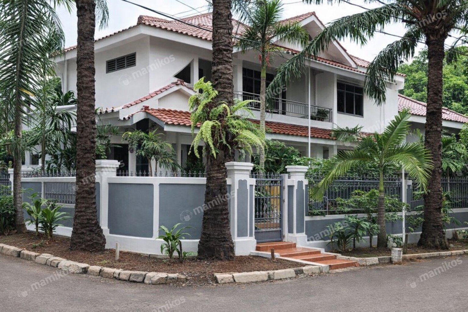 Rumah Sertifikat SHM 9 Kamar Tidur 5 Kamar Mandi patra kuningan Jakarta Selatan