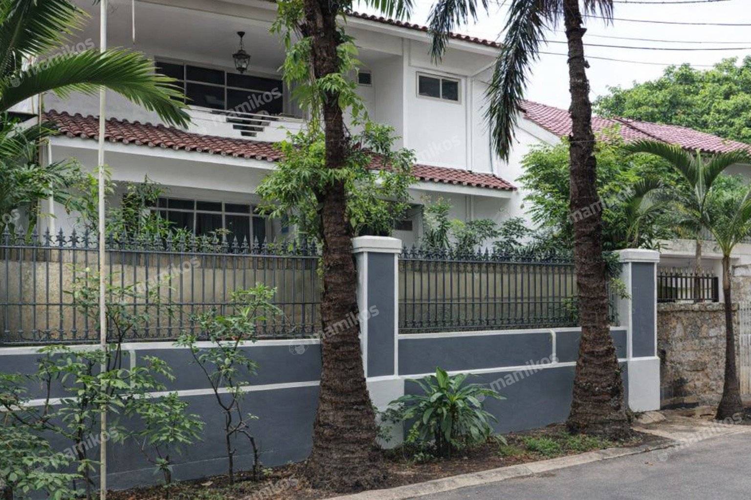 Rumah Sertifikat SHM 9 Kamar Tidur 5 Kamar Mandi patra kuningan Jakarta Selatan - Photo 2