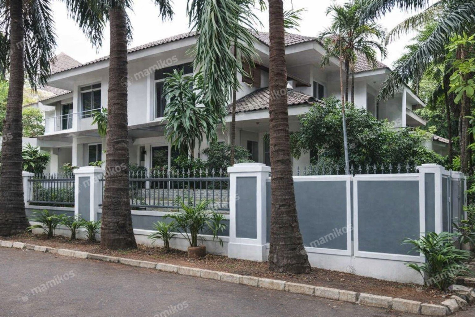 Rumah Sertifikat SHM 9 Kamar Tidur 5 Kamar Mandi patra kuningan Jakarta Selatan - Photo 3