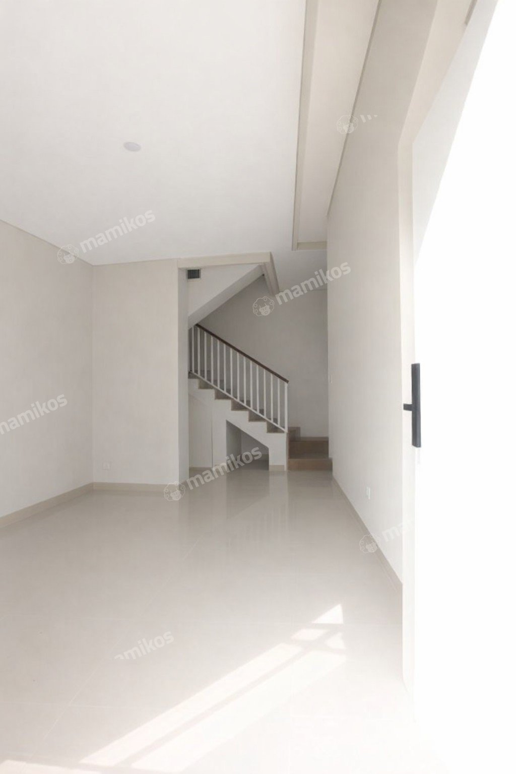 Rumah Sertifikat SHM 3 Kamar Tidur 3 Kamar Mandi Cibubur Jakarta Timur - Photo 2