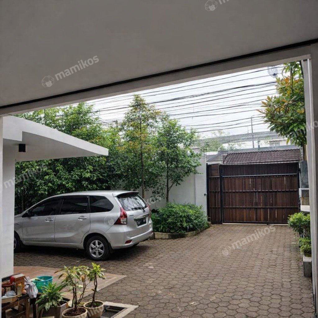 Rumah Sertifikat SHM 6 Kamar Tidur 6 Kamar Mandi Kebayoran Baru Jakarta Selatan - Photo 2