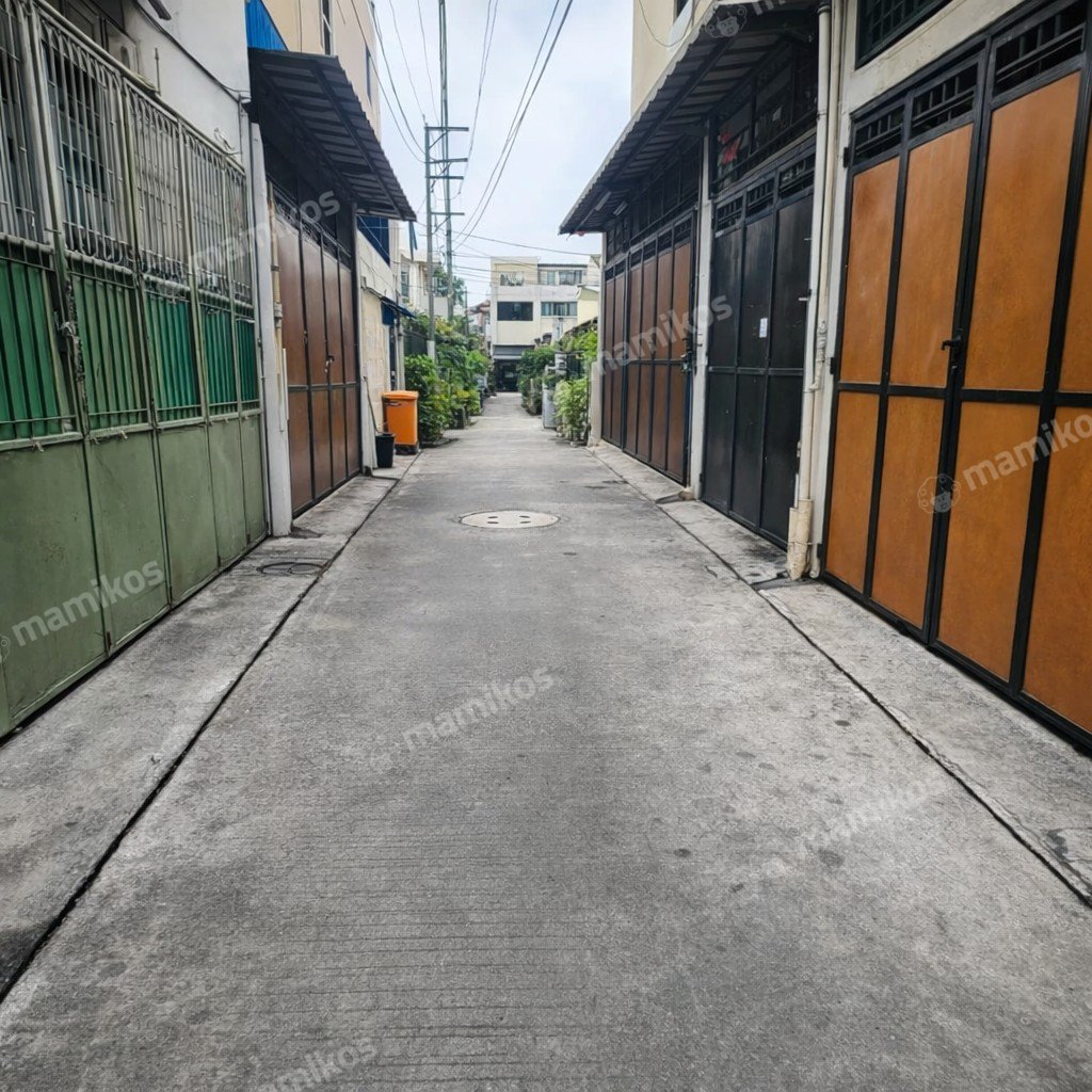 Rumah Sertifikat SHM 4 Kamar Tidur 3 Kamar Mandi Jelambar Jakarta Barat - Photo 2