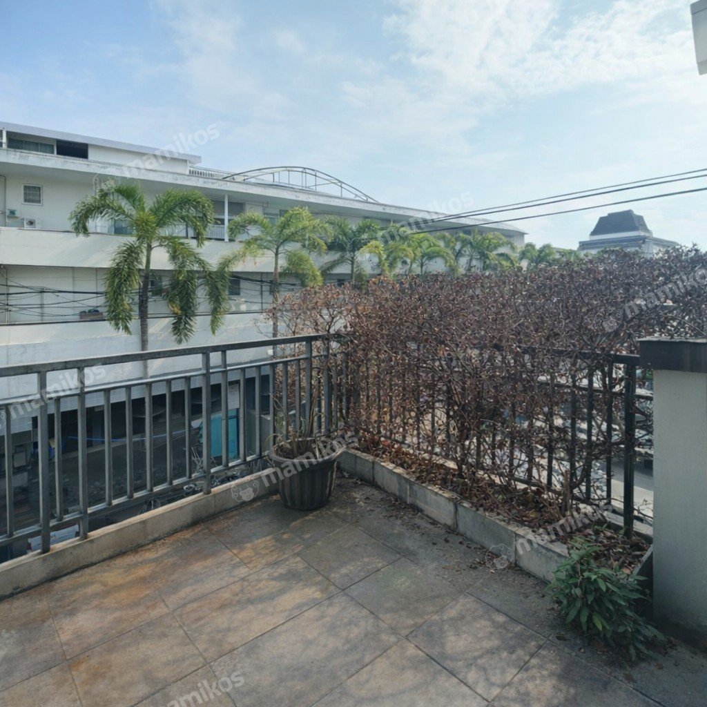 Rumah Sertifikat SHM 4 Kamar Tidur 4 Kamar Mandi Green garden Jakarta Barat - Photo 2