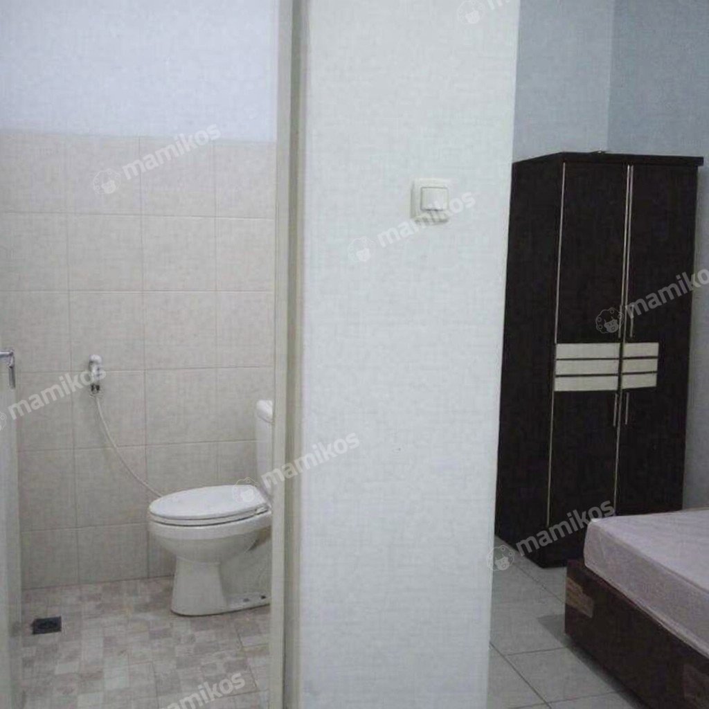 Rumah 34 Kamar Tidur 33 Kamar Mandi 2 Lantai Kemanggisan Jakarta Barat - Photo 2