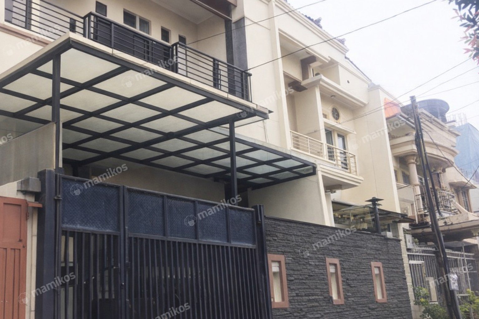 Rumah Sertifikat SHM 4 Kamar Tidur 3 Kamar Mandi Sunter Jakarta Utara